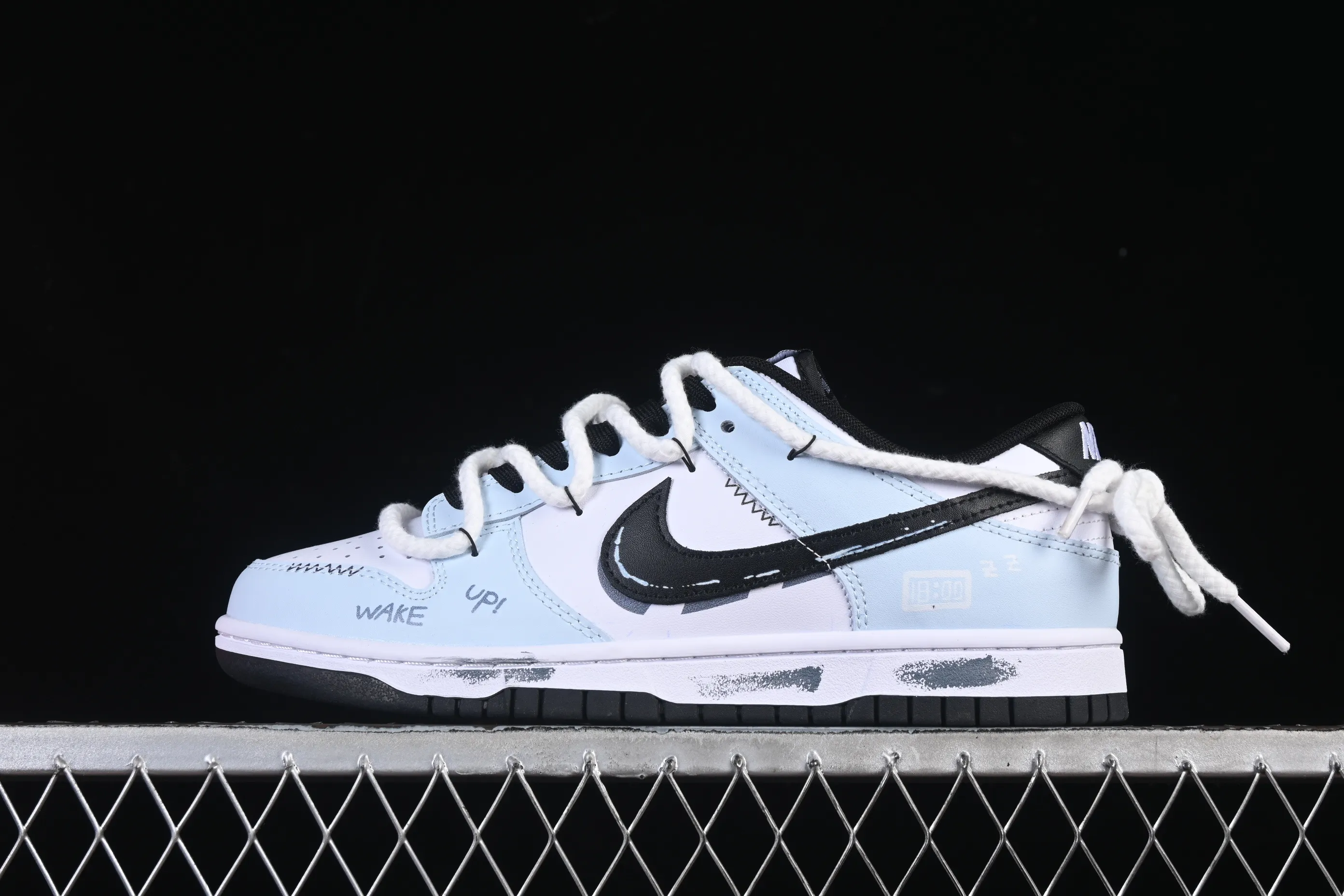 All categories Nk SB Dunk Series Nk SB Dunk Low High-end customized low-top sneakers Nike SB Dunk Low straps Anniversary high-end customized low-top casual sneakers DD1391-100